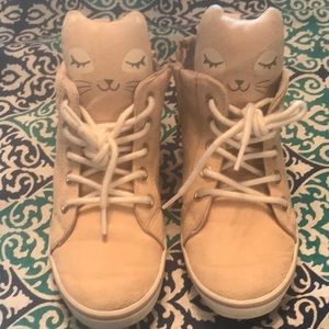 Old navy kids kitty sneakers in great condition